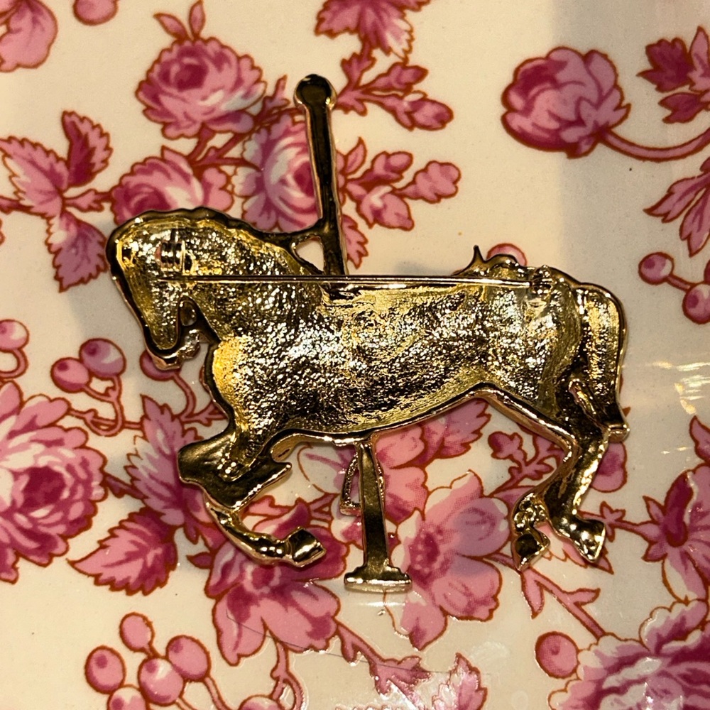 Gold Carousel Horse Brooch - Picture 2 of 6